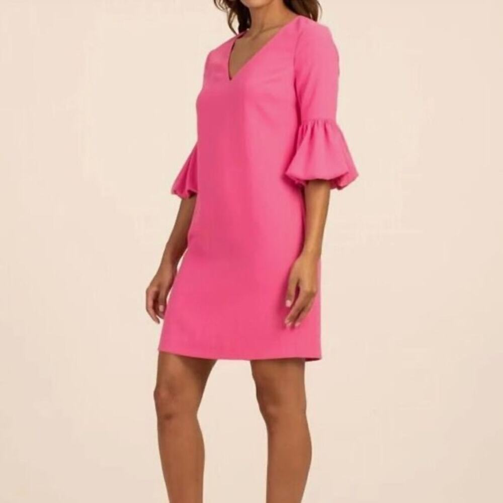 Trina Turk Surprising Bell-sleeve Crepe Shift Dress in Venus Pink